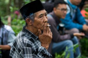 para manusia tertua yang membantah dogma rokok membunuh