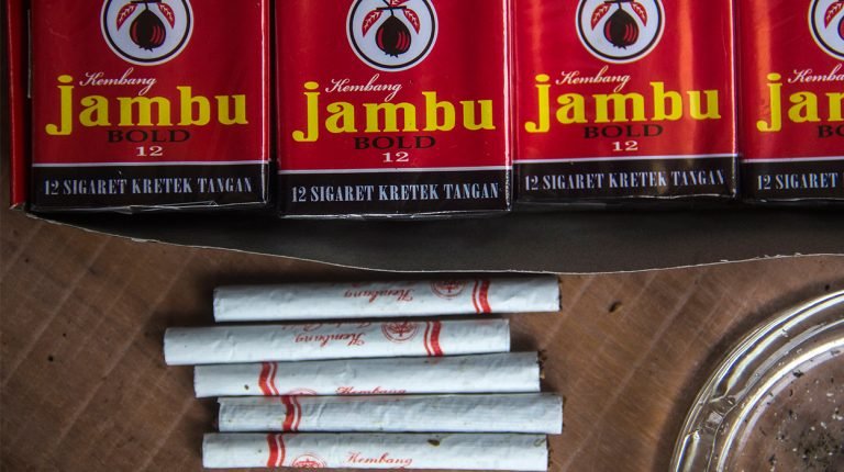 rokok ilegal dihabisi, rokok legal tak terbeli
