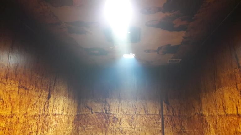 Ruang Merokok Bandara Husein Sastranegara Tak Ramah Perokok