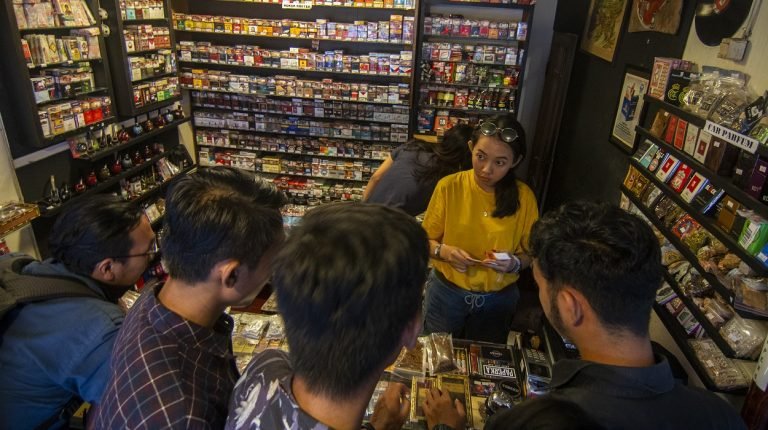 penjual rokok