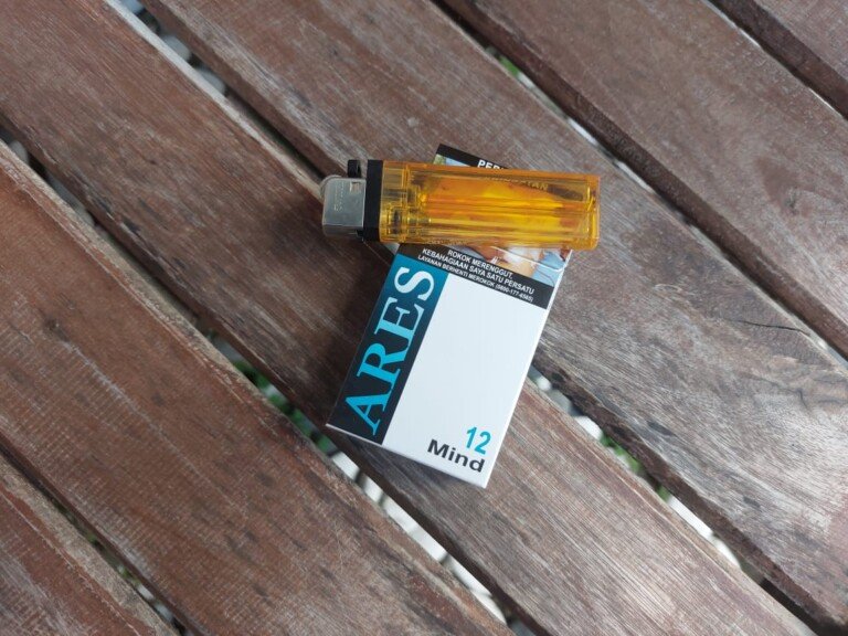 Rokok Ares