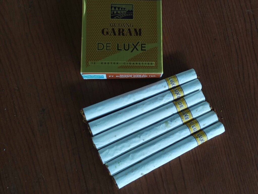 Gudang Garam De Luxe: Rokok Berkelas yang Bikin Puas