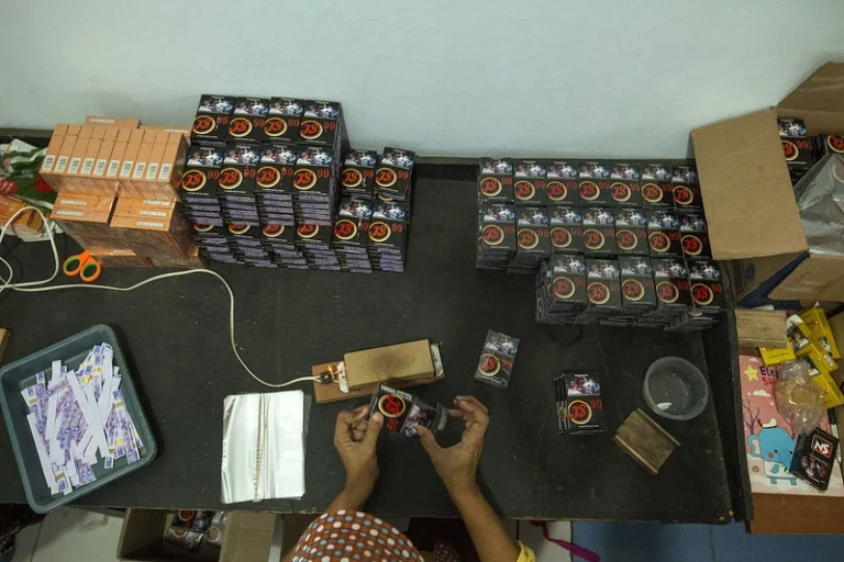 industri kretek indonesia