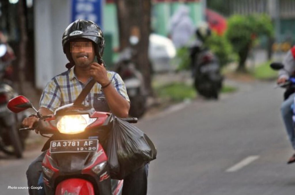 merokok berkendara