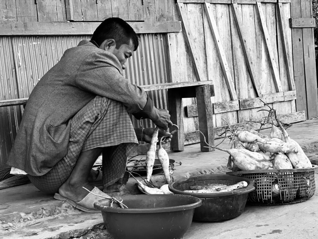 Perokok tak akan dapat bansos karena rokok dianggap biang kemiskinan, lalu apa kabar janji 19 juta lapangan pekerjaan Komunitas Kretek