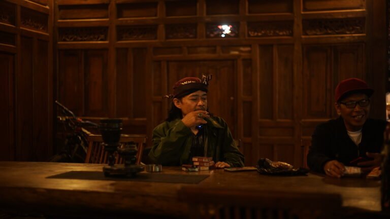 Man Jasad bicara soal kretek Komunitas Kretek