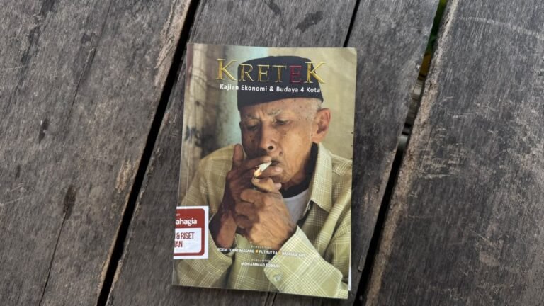 resensi buku kretek