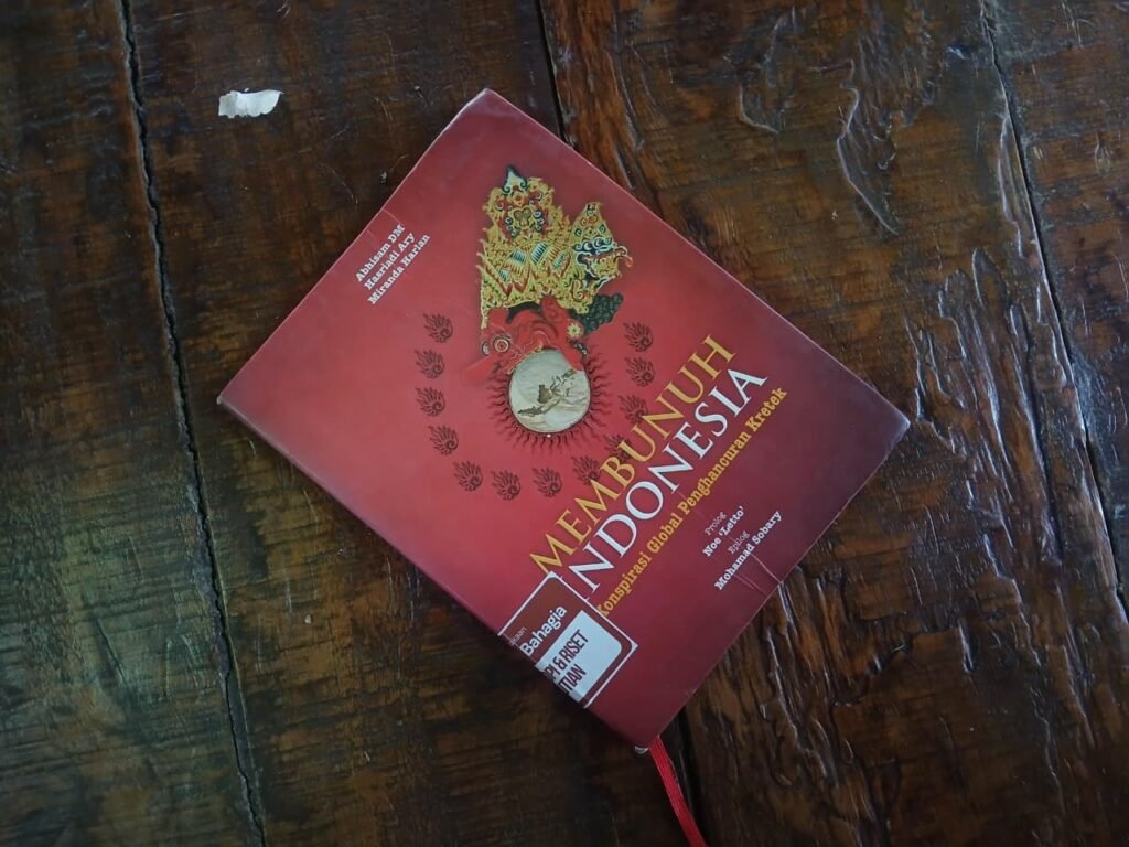 resensi buku membunuh indonesia